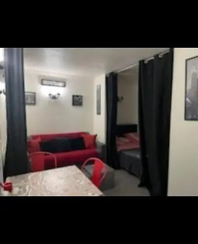 Studio Centre Avec Terrasse מנטון