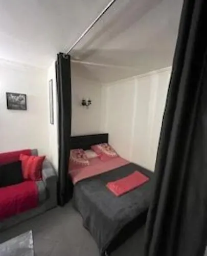 Studio Centre Avec Terrasse