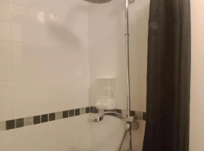 Studio Centre Avec Terrasse *